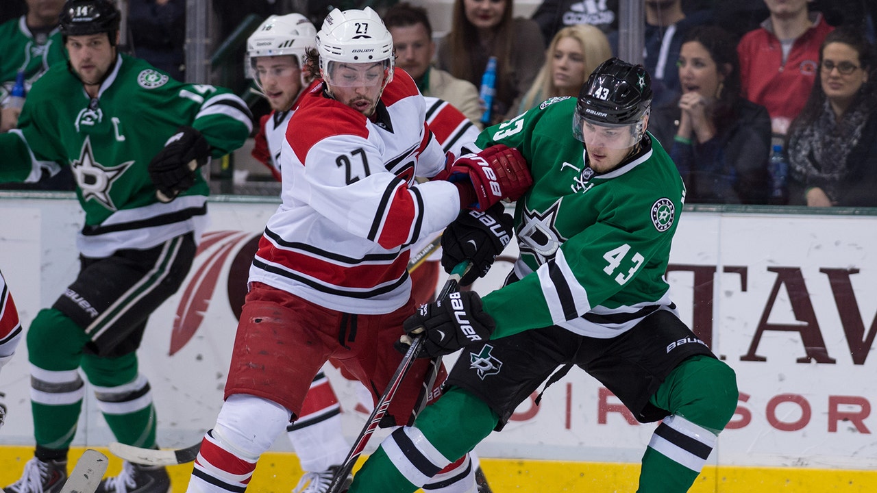Strong start propels Stars over Canes, 4-1